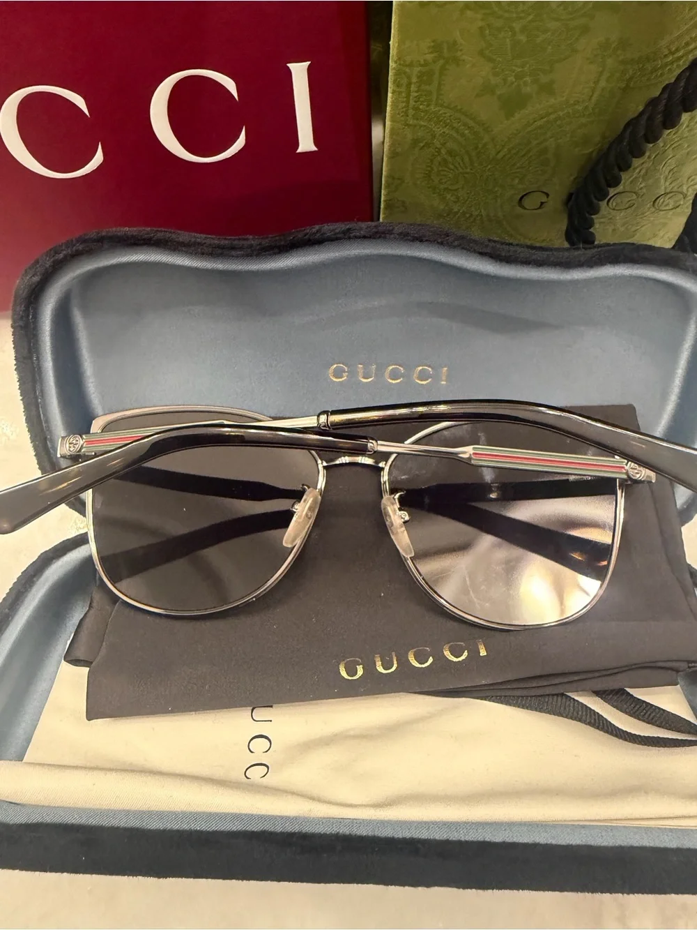 Gucci women’s black